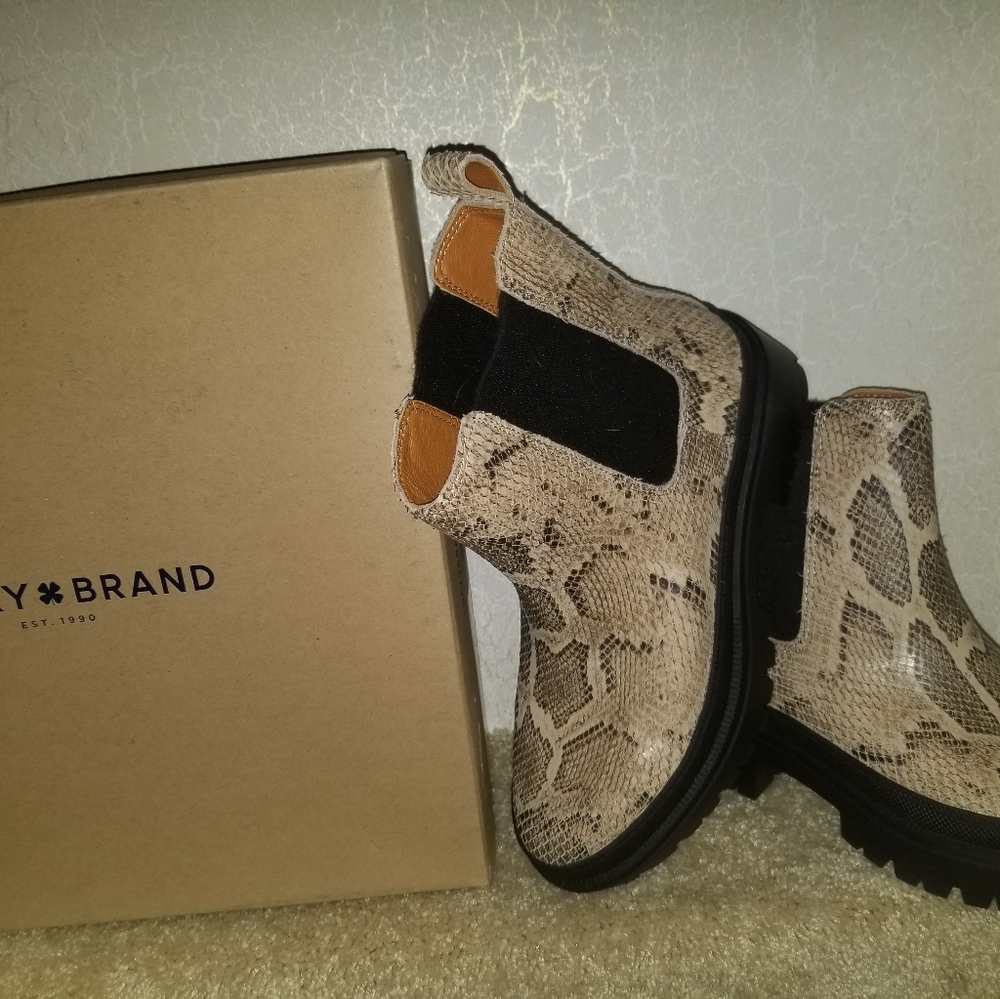Lucky brand snakeskin booties size 7